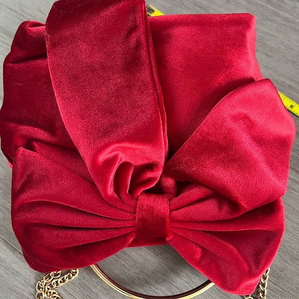 Red Velvet Evening bag. Bow purse. Evening bag Party bag NEW. Gold chain& handle